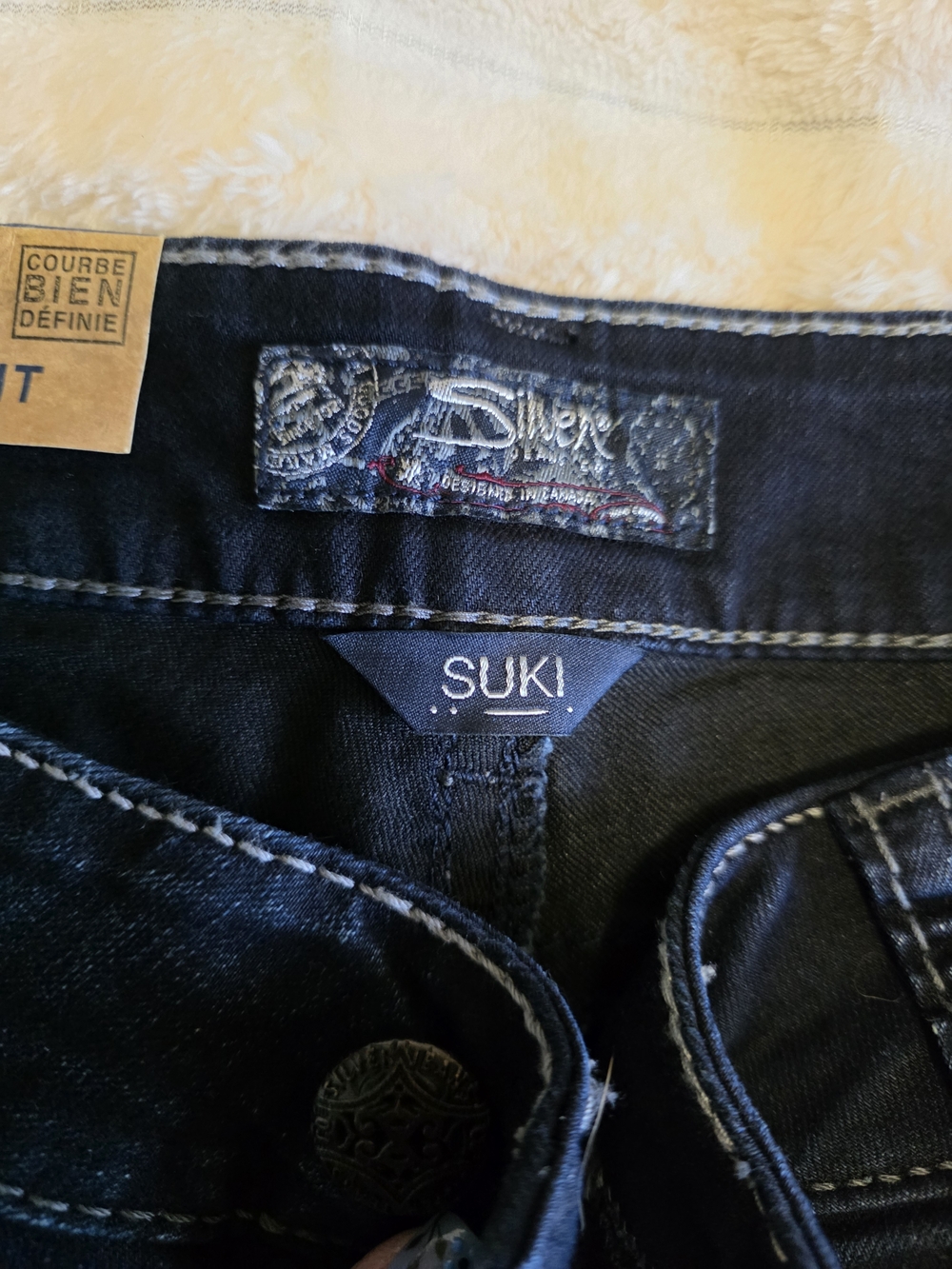 Silver Jeans Dark Blue Embroidered Back Pocket Jeans - Picture 12 of 16